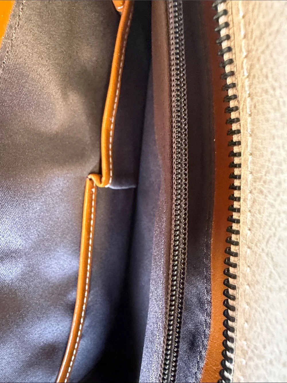 Bostaten Cream messager bag Satcwith cognac trim
